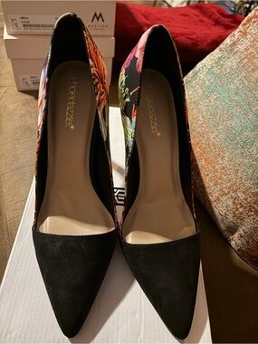 Shoe Dazzle Black Pointed-Toe Pumps with Multicolor Floral Sides